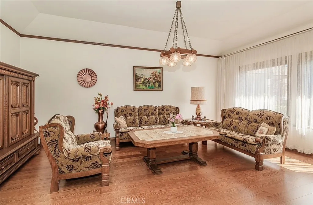 7355 N Pacific, Fresno, California 93711 home-pic-3
