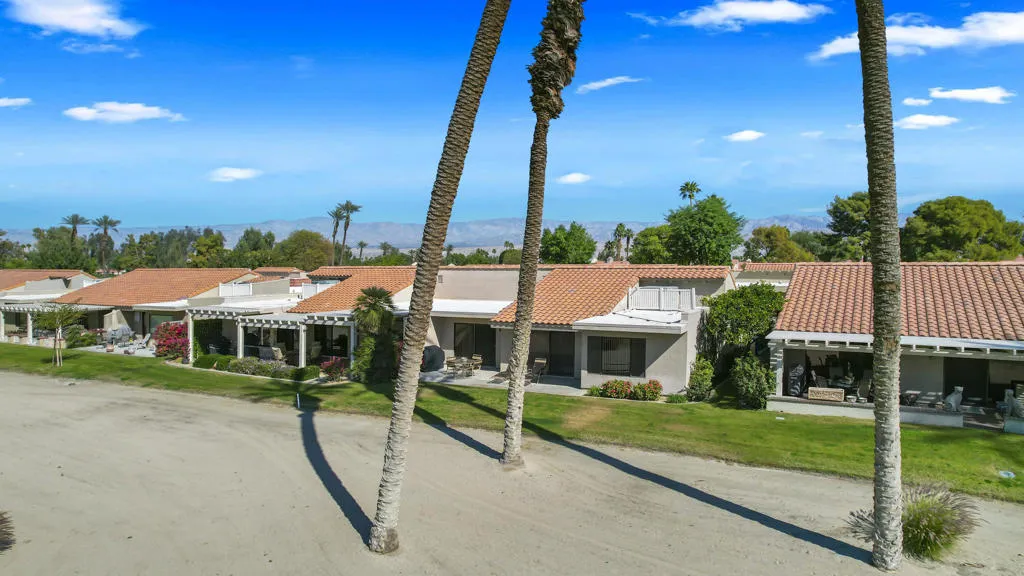 41691 Jupiter Hills Court, Palm Desert, California 92211 home-pic-34