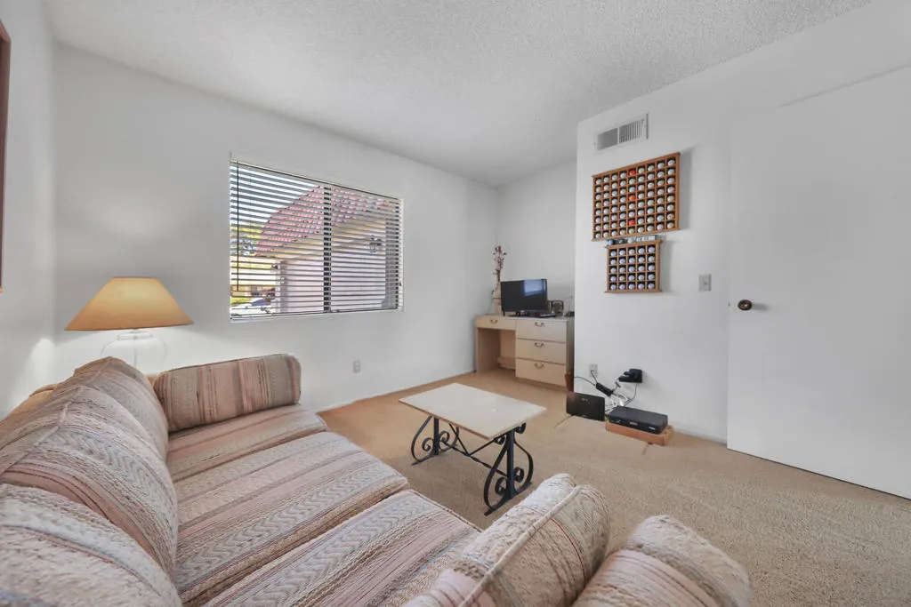 41691 Jupiter Hills Court, Palm Desert, California 92211 home-pic-17