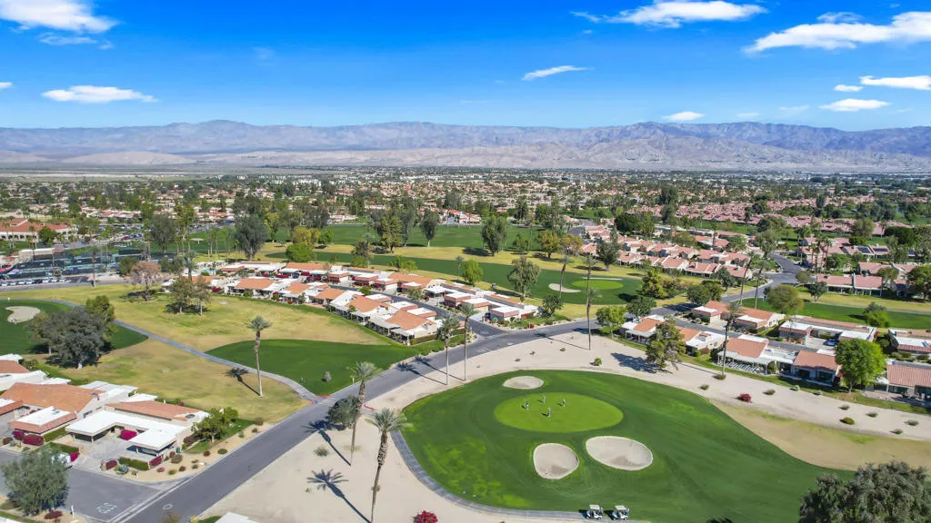 41691 Jupiter Hills Court, Palm Desert, California 92211 home-pic-33