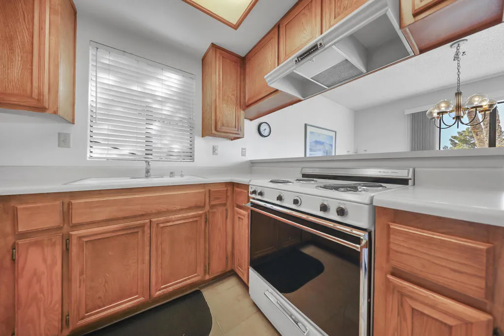 41691 Jupiter Hills Court, Palm Desert, California 92211 home-pic-15