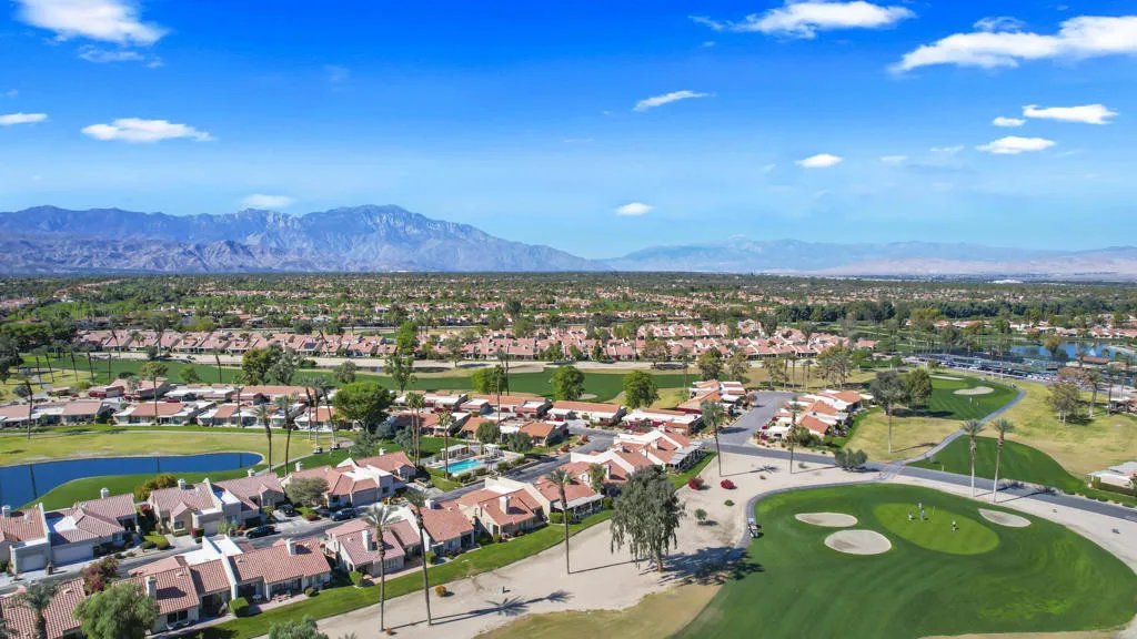 41691 Jupiter Hills Court, Palm Desert, California 92211 home-pic-35