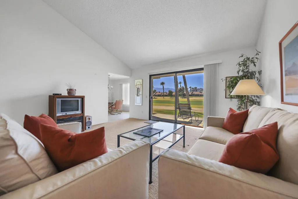 41691 Jupiter Hills Court, Palm Desert, California 92211 home-pic-10