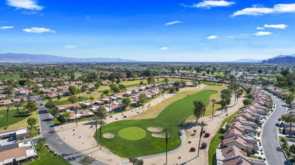 41691 Jupiter Hills Court, Palm Desert, California 92211 home-pic-37