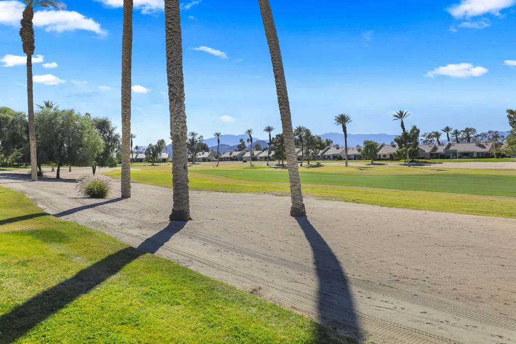 41691 Jupiter Hills Court, Palm Desert, California 92211 home-pic-25