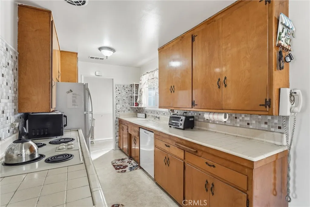 6785 San Alto Way, Buena Park, California 90620 home-pic-12