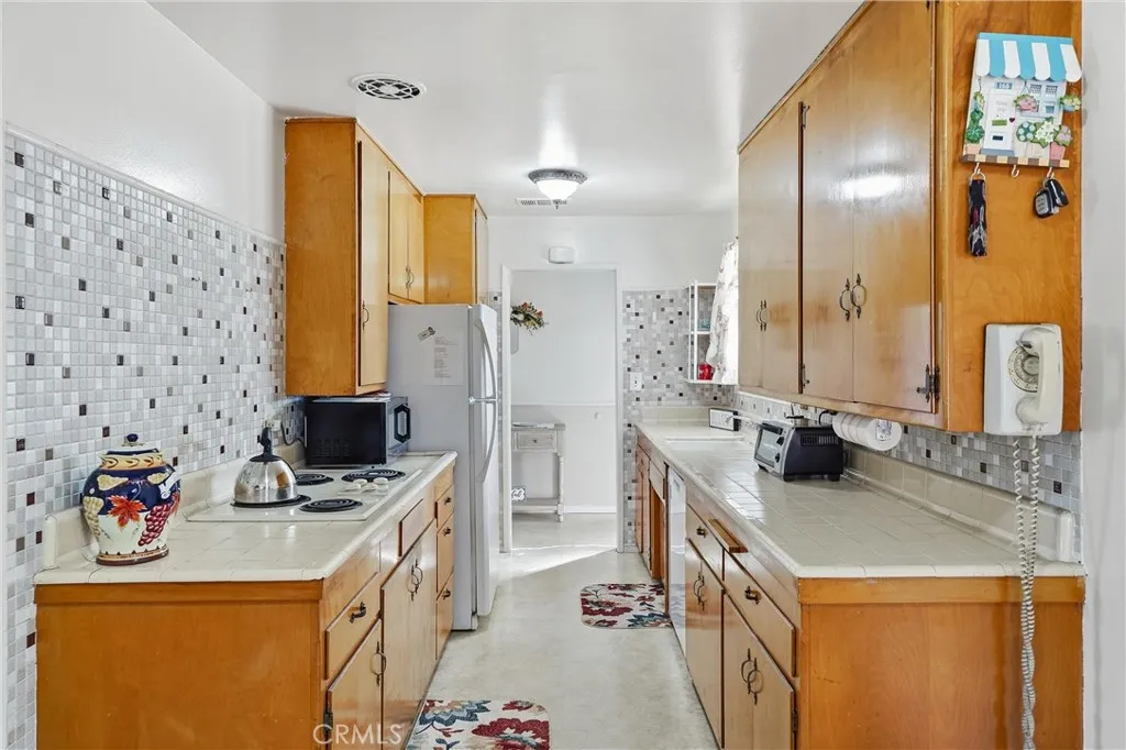 6785 San Alto Way, Buena Park, California 90620 home-pic-13