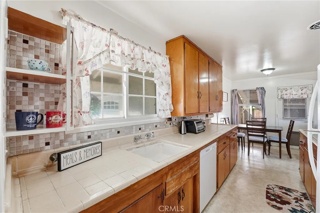 6785 San Alto Way, Buena Park, California 90620 home-pic-16