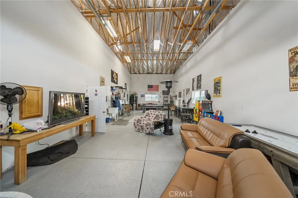 7172 Jargon St, Hesperia, California 92344 home-pic-50