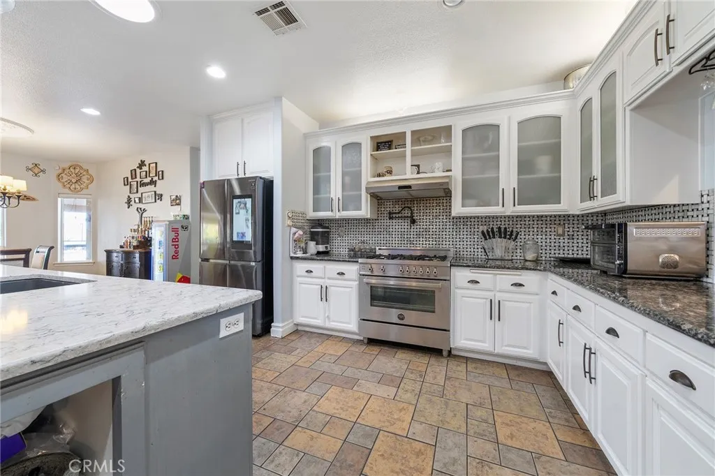 7172 Jargon St, Hesperia, California 92344 home-pic-30