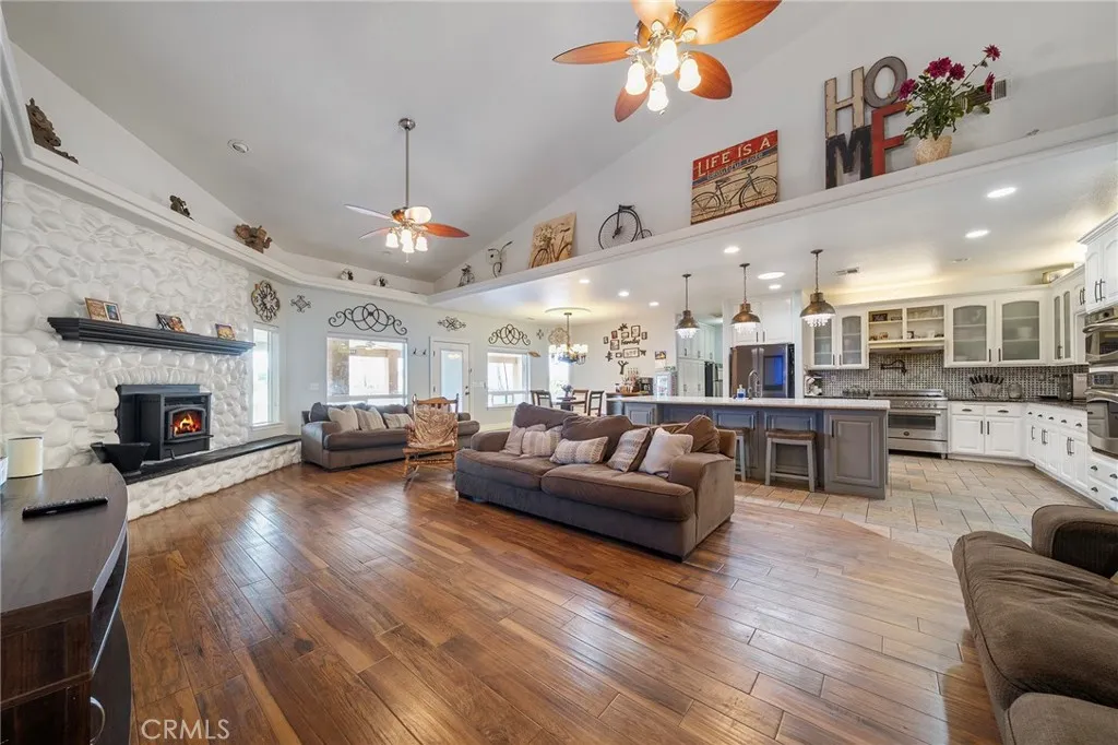 7172 Jargon St, Hesperia, California 92344 home-pic-10