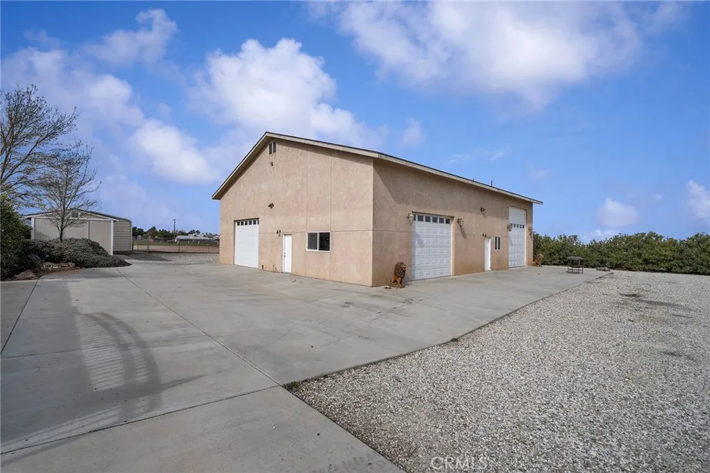 7172 Jargon St, Hesperia, California 92344 home-pic-46