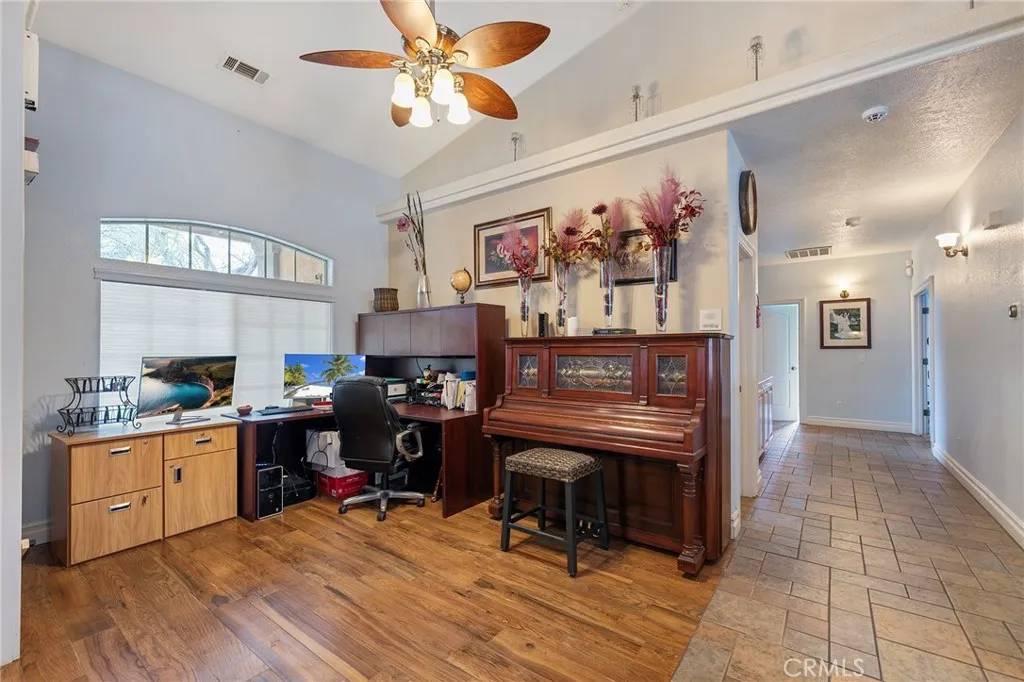 7172 Jargon St, Hesperia, California 92344 home-pic-8