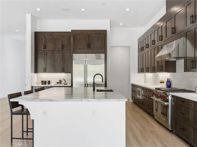 Kitchen: Esen Modern Farmhouse - Bella Terra Collection at Tesoro - Homesite 40
