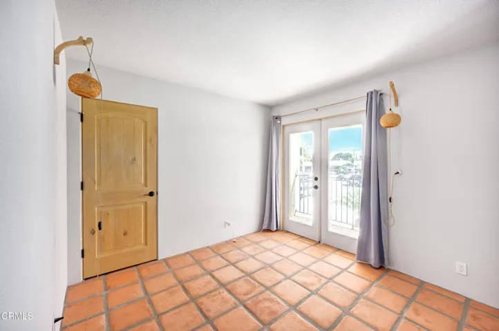 Bedroom2 (2)