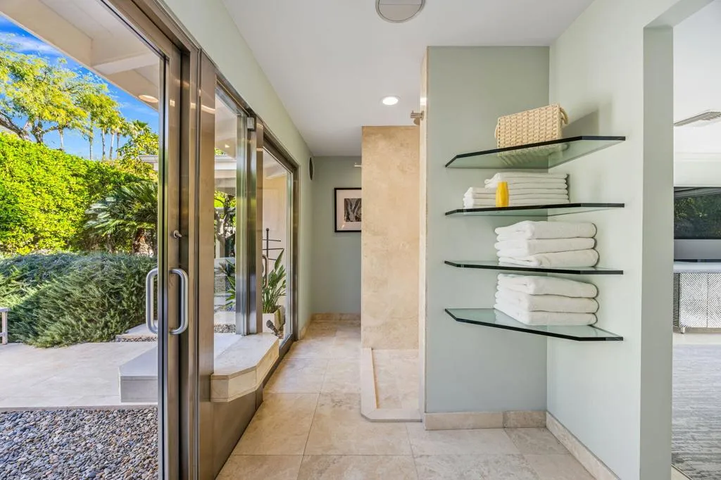 1255 Camino Mirasol, Palm Springs, California 92262 home-pic-37