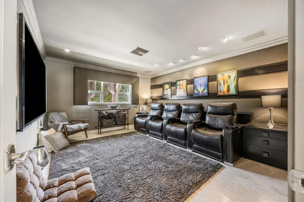 1255 Camino Mirasol, Palm Springs, California 92262 home-pic-24