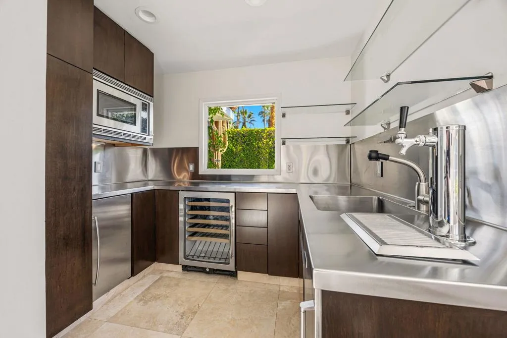 1255 Camino Mirasol, Palm Springs, California 92262 home-pic-23