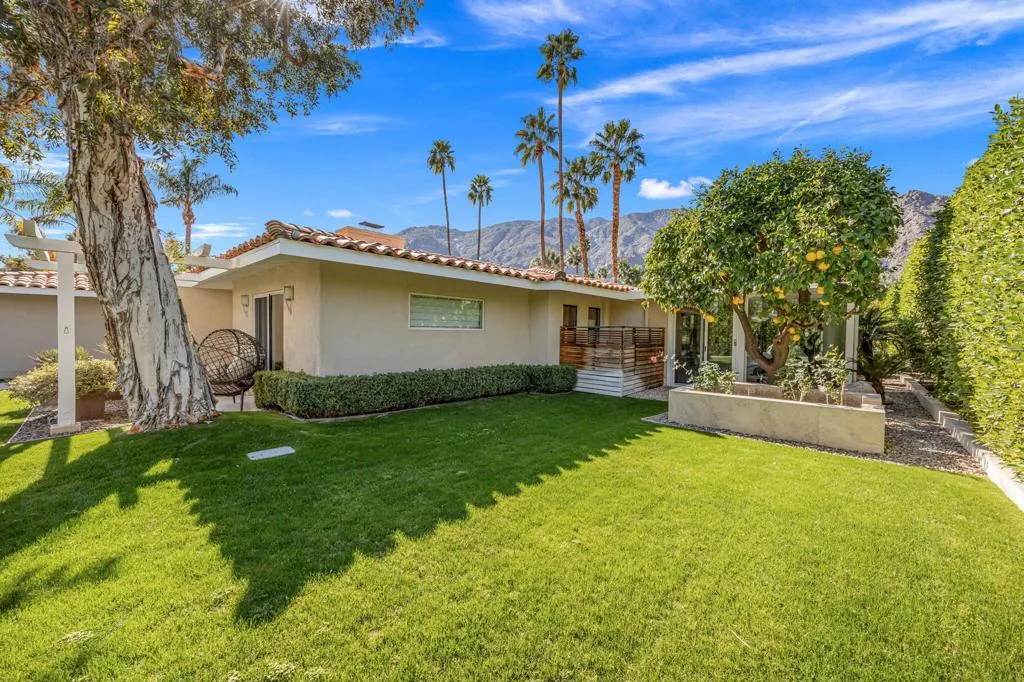 1255 Camino Mirasol, Palm Springs, California 92262 home-pic-5