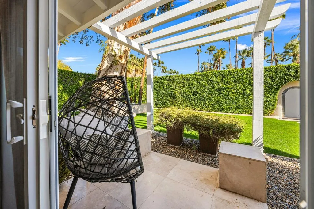 1255 Camino Mirasol, Palm Springs, California 92262 home-pic-7