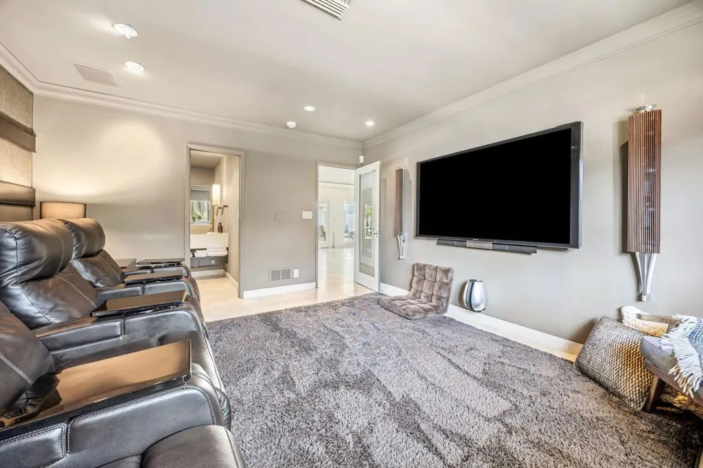 1255 Camino Mirasol, Palm Springs, California 92262 home-pic-25