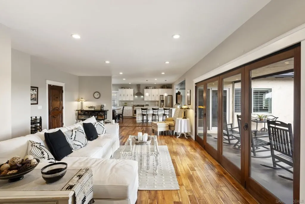 4214 Bobbie Ln, La Mesa, California 91941 home-pic-7