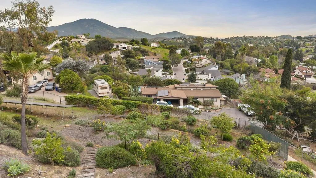 4214 Bobbie Ln, La Mesa, California 91941 home-pic-35
