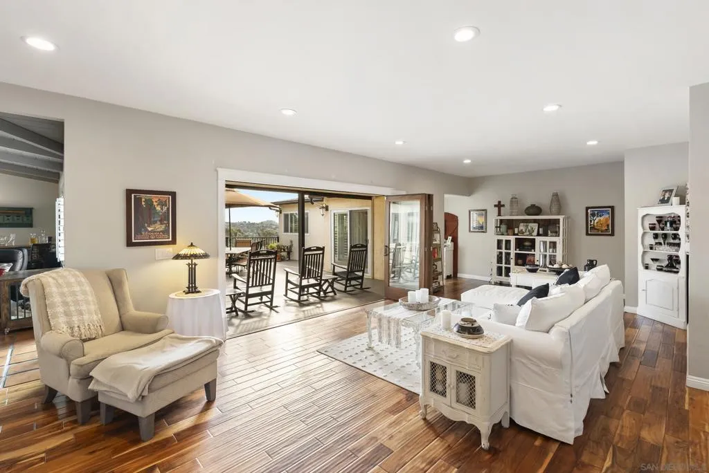 4214 Bobbie Ln, La Mesa, California 91941 home-pic-6
