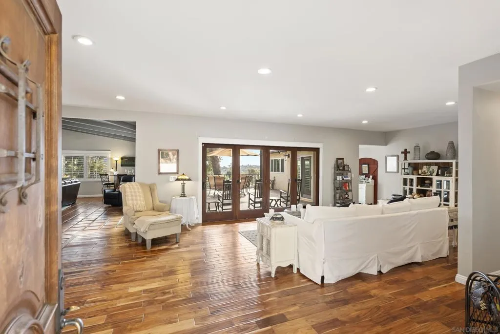 4214 Bobbie Ln, La Mesa, California 91941 home-pic-5