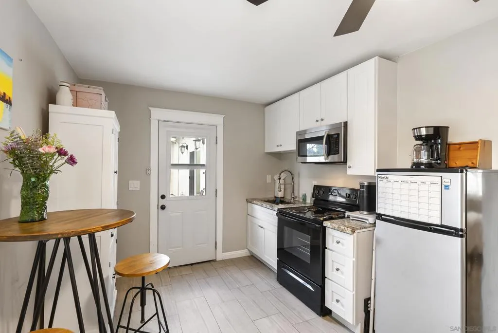 4214 Bobbie Ln, La Mesa, California 91941 home-pic-31
