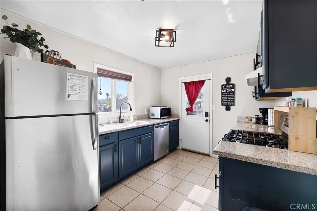 903 Webster, Redlands, California 92374 home-pic-6