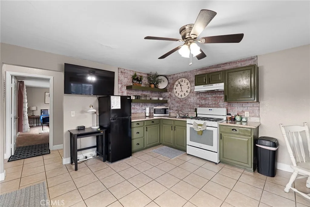 903 Webster, Redlands, California 92374 home-pic-33