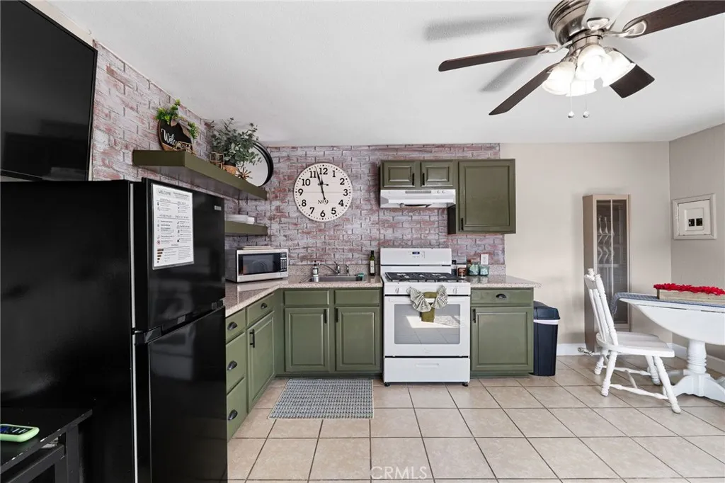903 Webster, Redlands, California 92374 home-pic-34