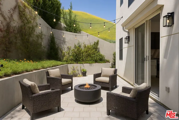 Photo rendering of backyard