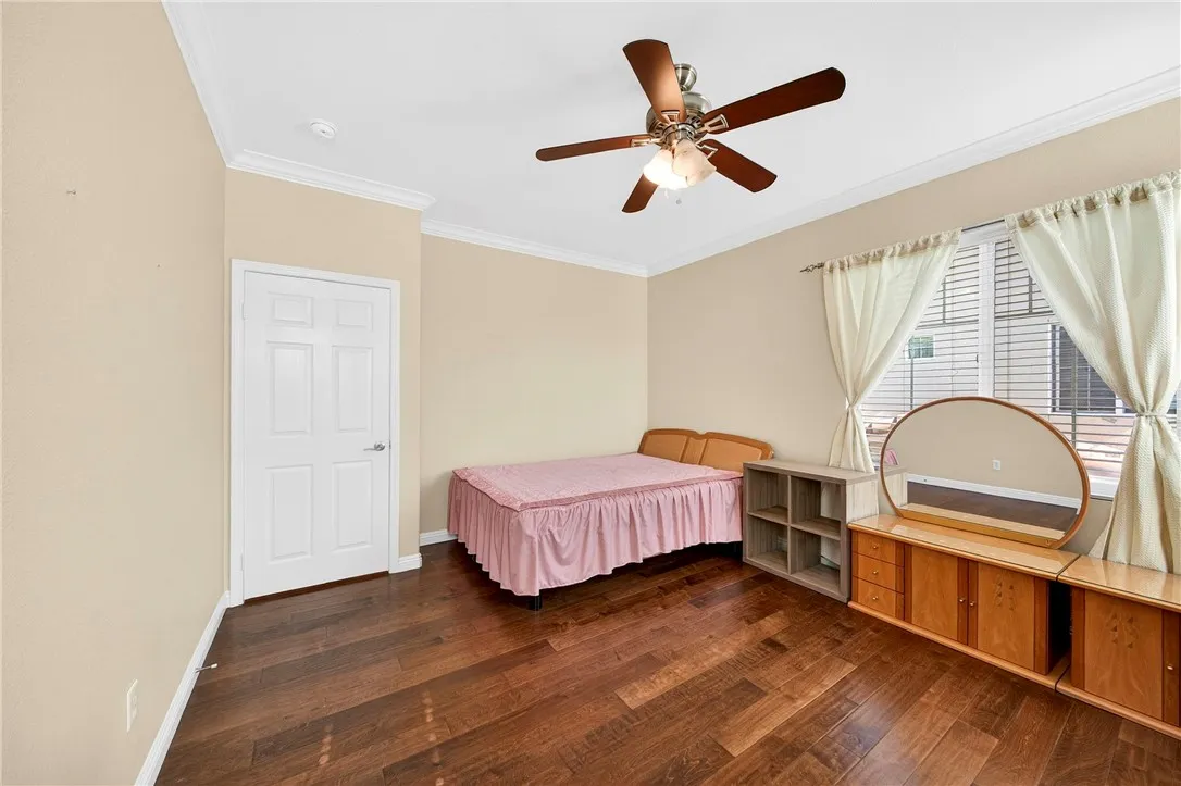 22960 Mission, Carson, California 90745 home-pic-24