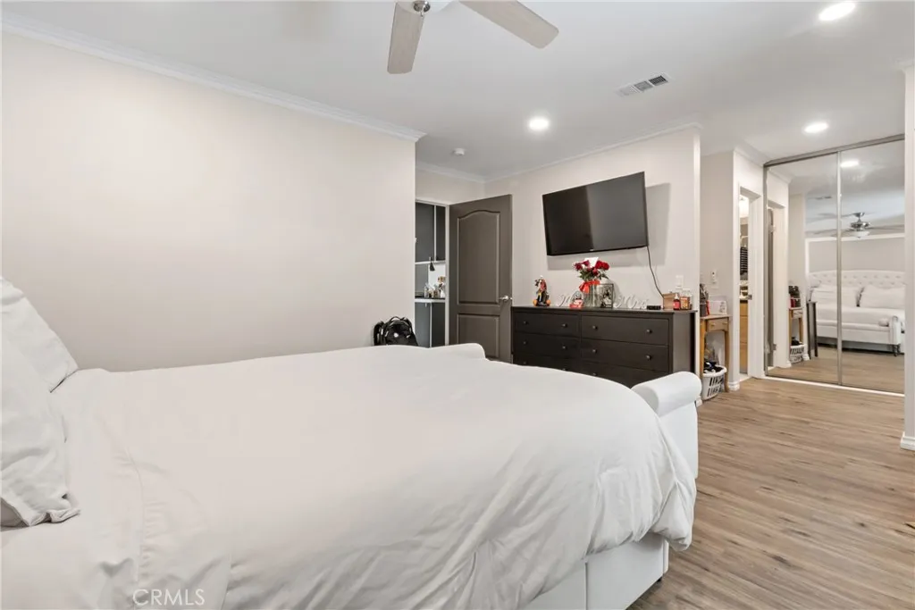27945 Sycamore Creek, Valencia, California 91354 home-pic-19