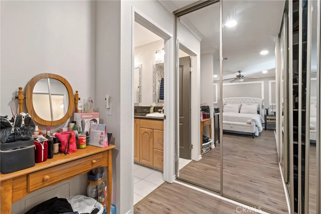 27945 Sycamore Creek, Valencia, California 91354 home-pic-21