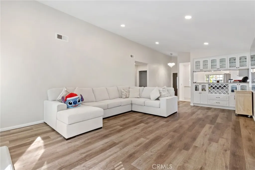 27945 Sycamore Creek, Valencia, California 91354 home-pic-9