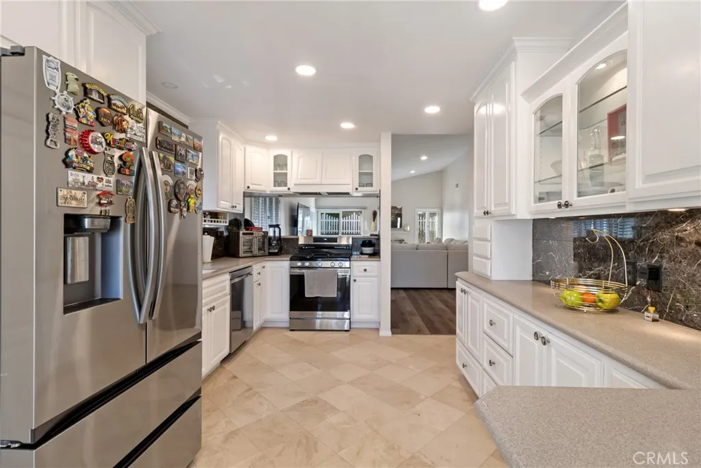 27945 Sycamore Creek, Valencia, California 91354 home-pic-32