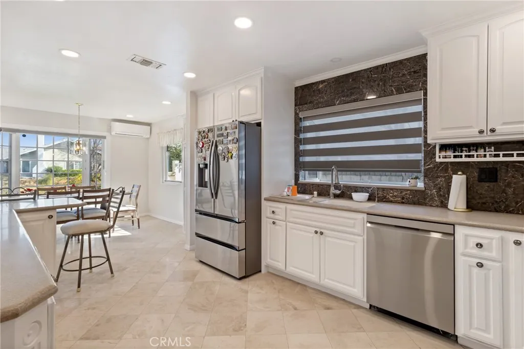 27945 Sycamore Creek, Valencia, California 91354 home-pic-31