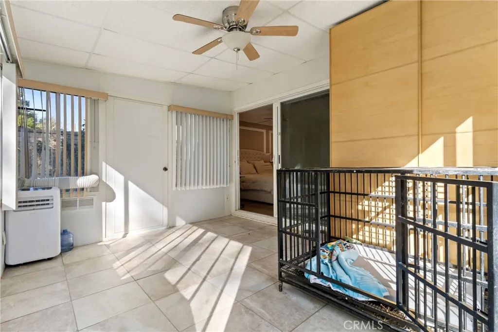 27945 Sycamore Creek, Valencia, California 91354 home-pic-25