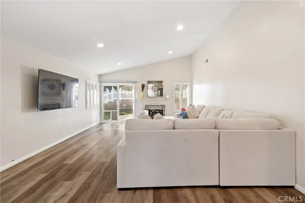 27945 Sycamore Creek, Valencia, California 91354 home-pic-27