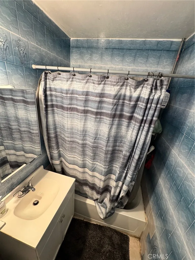 13947 Downey, Paramount, California 90723 home-pic-8