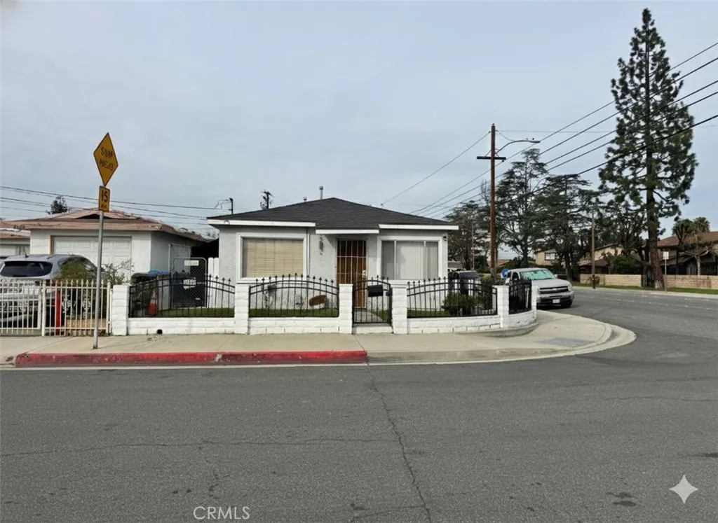 13947 Downey, Paramount, California 90723 home-pic-1