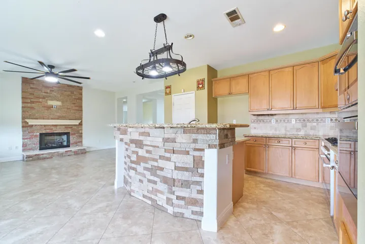82950VincentAve,Indio-32