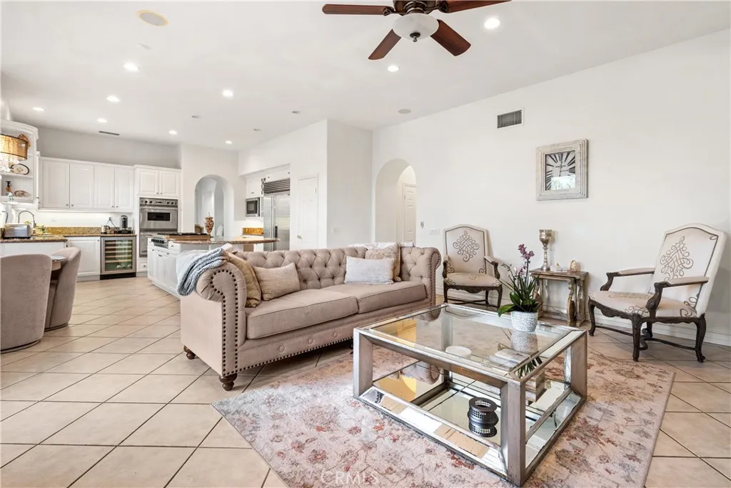 26910 Mirasol Street, Valencia, California 91355 home-pic-13