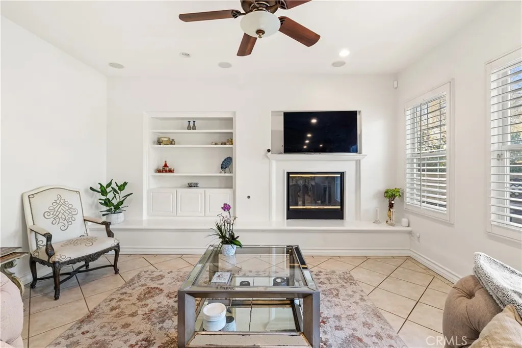26910 Mirasol Street, Valencia, California 91355 home-pic-12