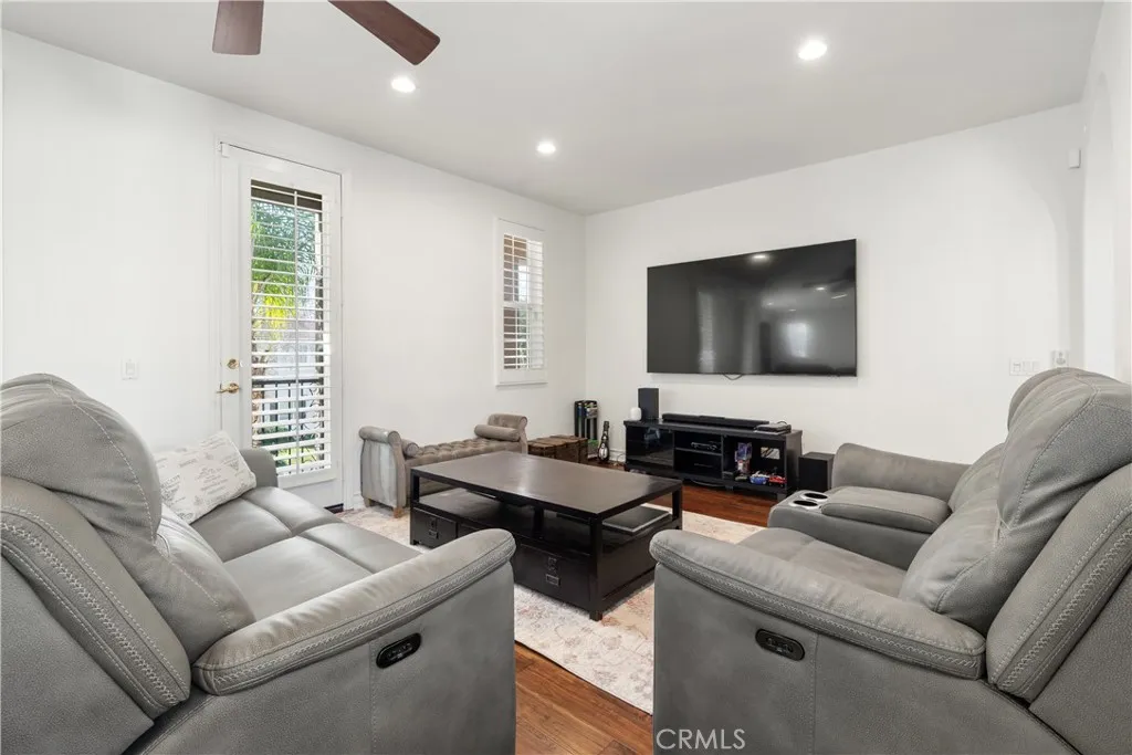 26910 Mirasol Street, Valencia, California 91355 home-pic-18
