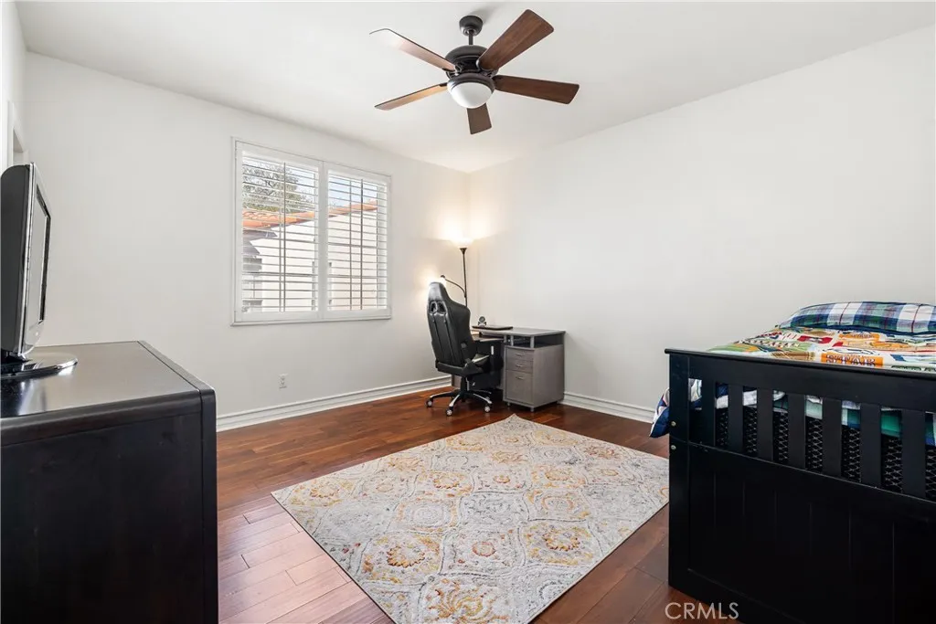 26910 Mirasol Street, Valencia, California 91355 home-pic-22