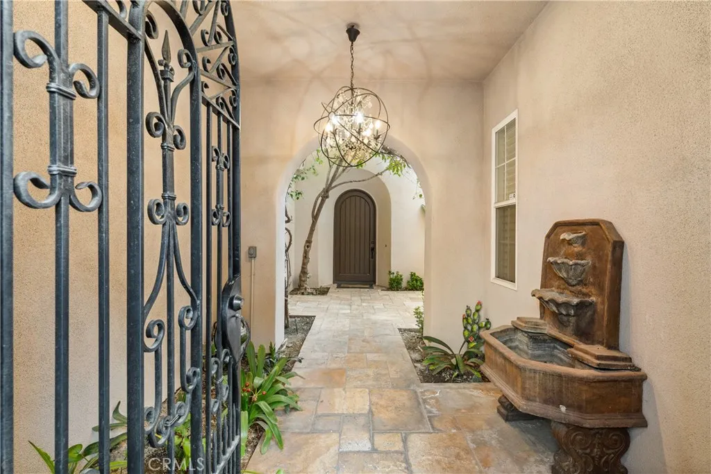 26910 Mirasol Street, Valencia, California 91355 home-pic-2